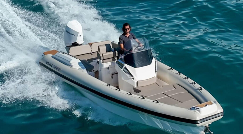 LUNAR - Lomac 7.0 Turismo ; Mercury 225cv ( 11 personnes )