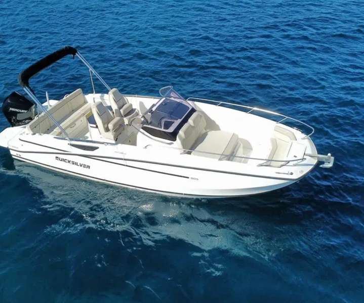 Quicksilver ACTIV 805 Open - Mercury V6 225 cv ( 10 personnes )