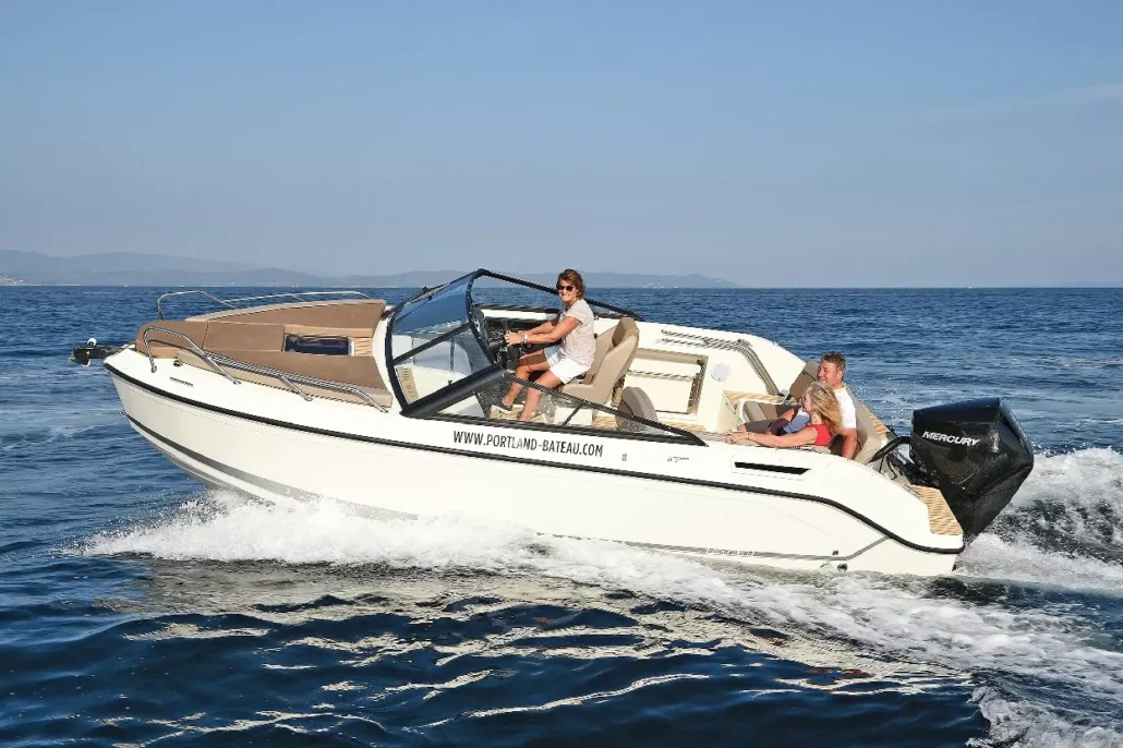 SEABISCUIT - Quicksilver ACTIV 675 Cruiser - Mercury 200cv ( 7 personnes )